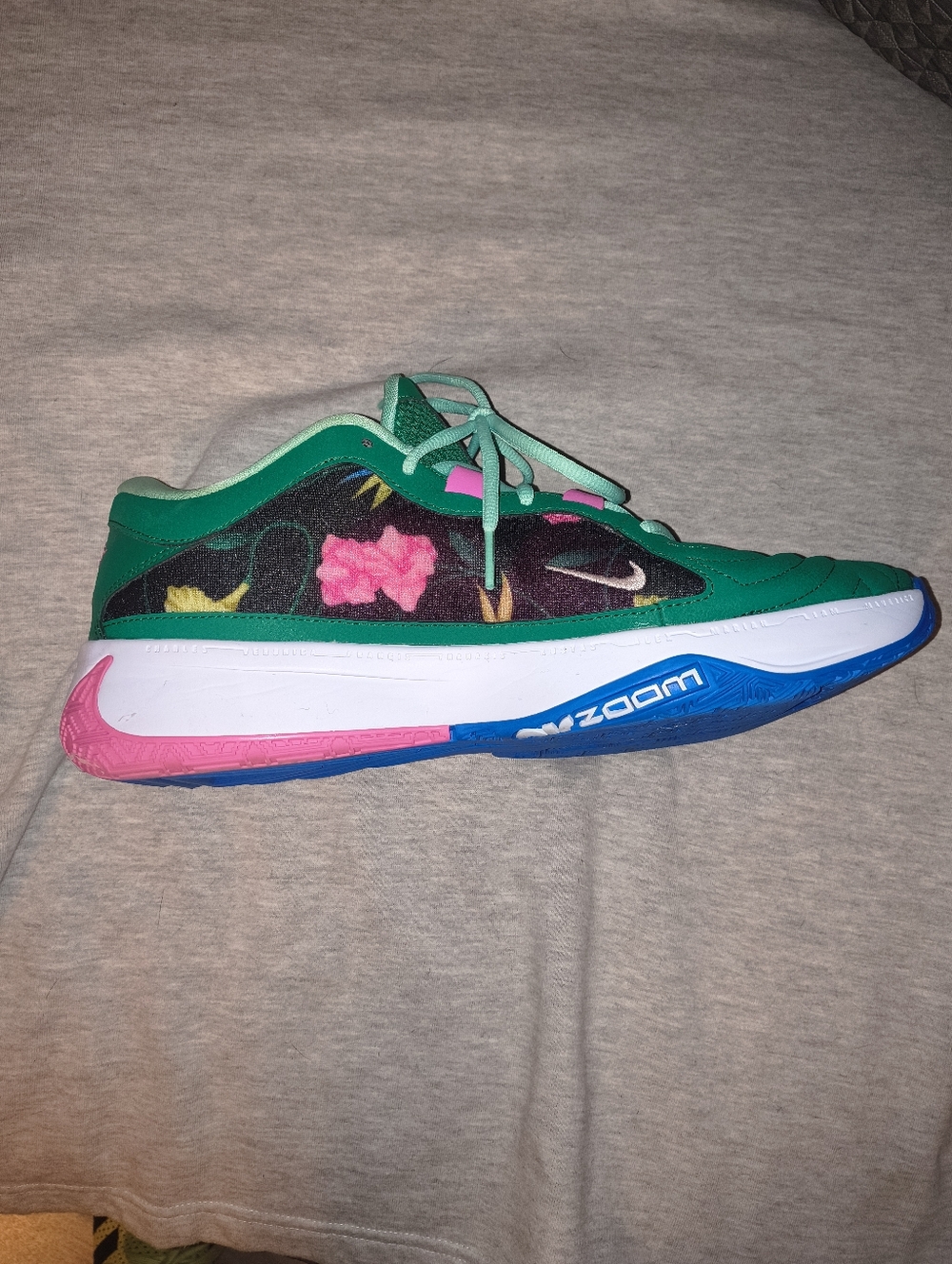 Nike "Freak 5" Black Floral Trainers with Pink Swoosh and Mint Accents - Picture 2 of 3